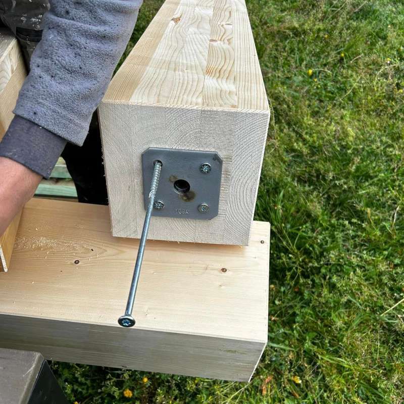 Vigas de madera con tornillos