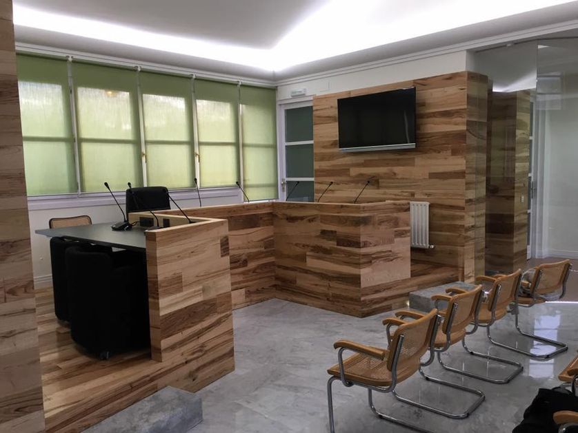 mobiliario sala de reuniones madera