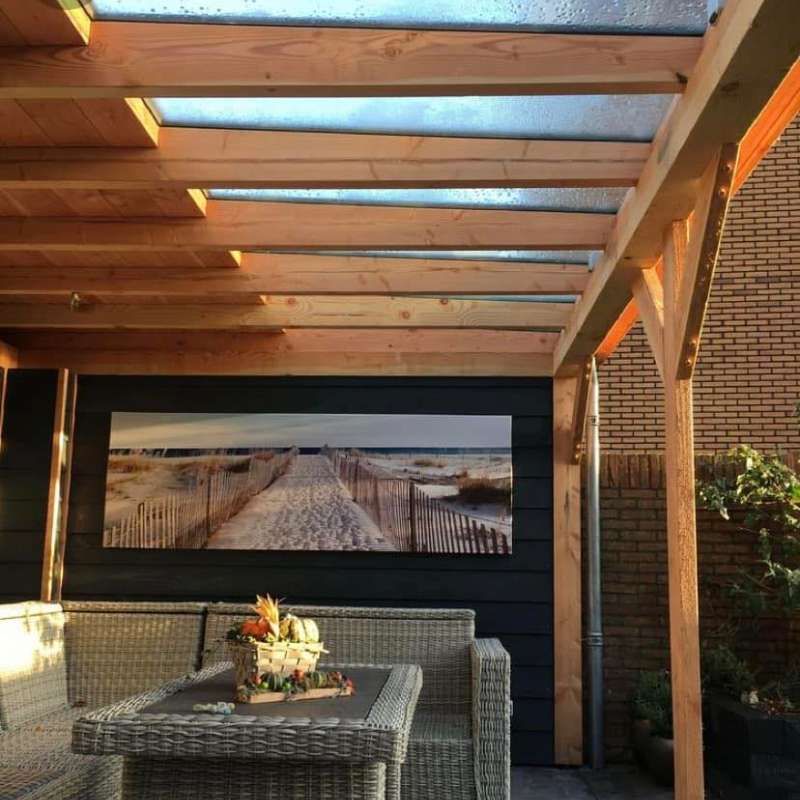 Estructura de madera en terraza de viviienda